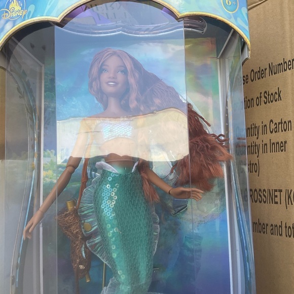 DISNEY LIMITED ARIEL LIVE ACTION MOVIE 2023 DOLL 17 IN H .. - Picture 7 of 7